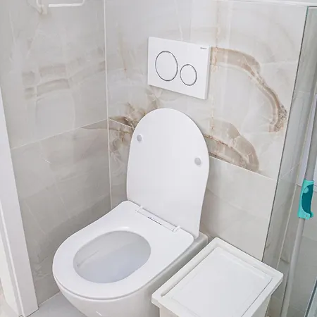 Newly Renovated In Old Town *